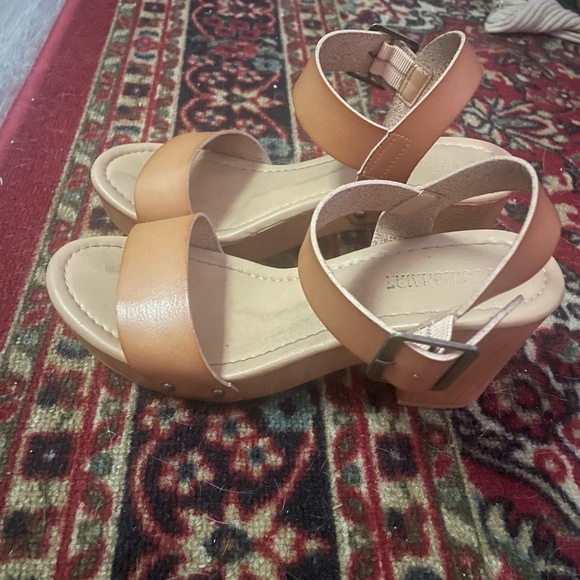 Tan Platform Sandals - Picture 4 of 5